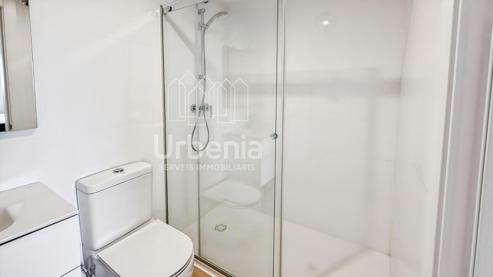 Descubre esta magnífica vivienda de obra nueva situada en la zona del Canal de Badalona - Foto 20
