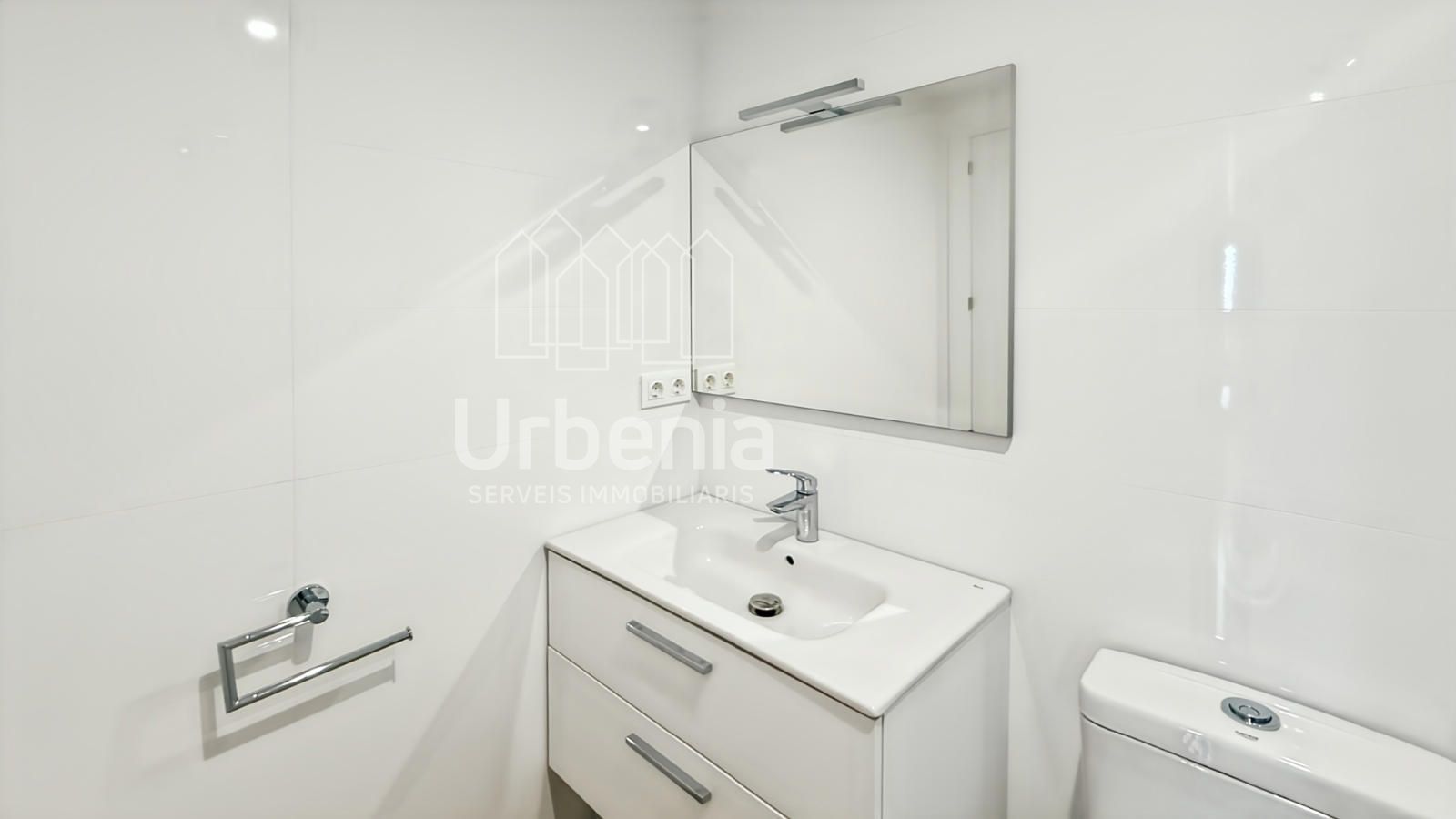 Descubre esta magnífica vivienda de obra nueva situada en la zona del Canal de Badalona - Foto 21