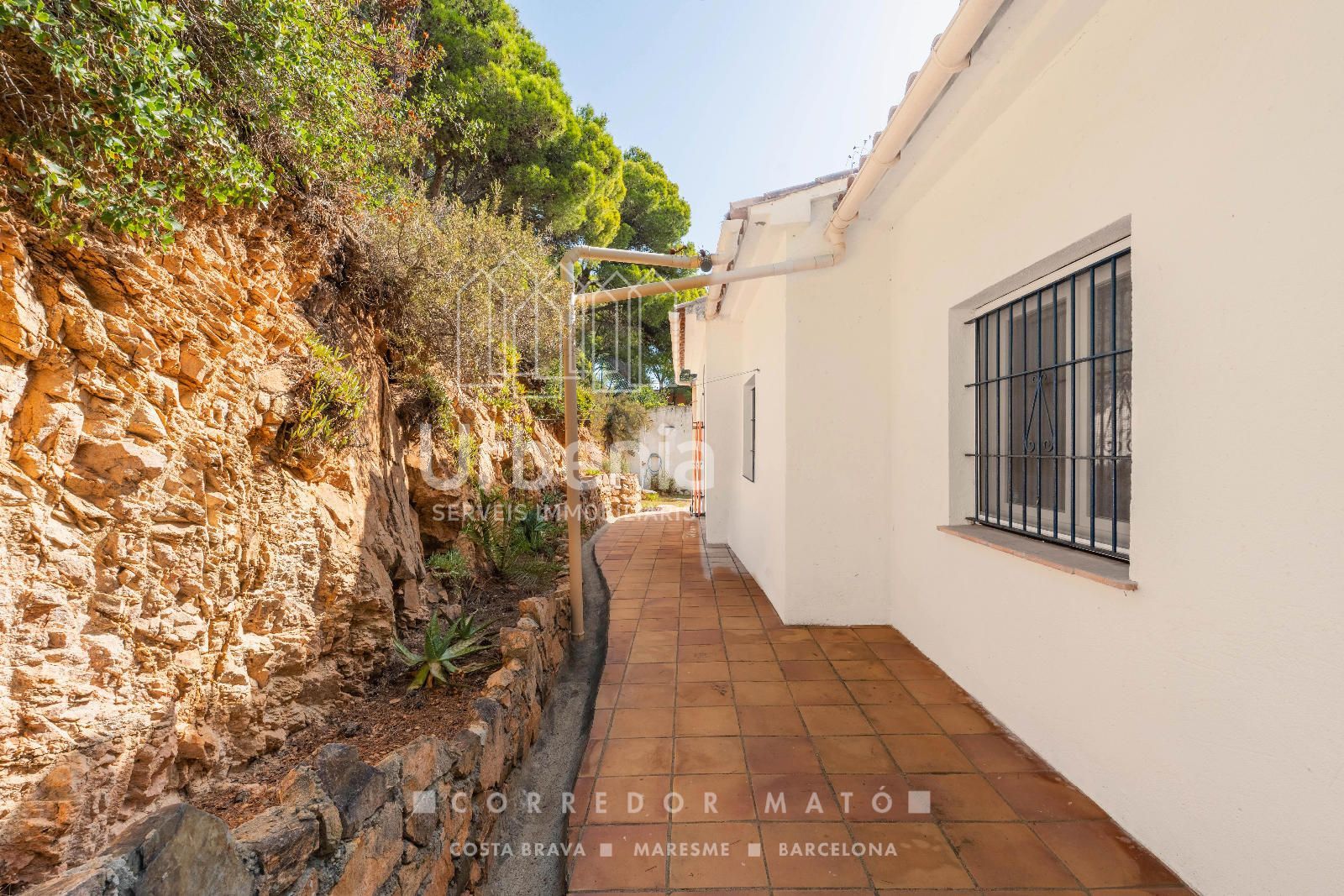 Casa unifamiliar con vista al mar y gran potencial en la milla de oro de Tamariu. - Foto 46
