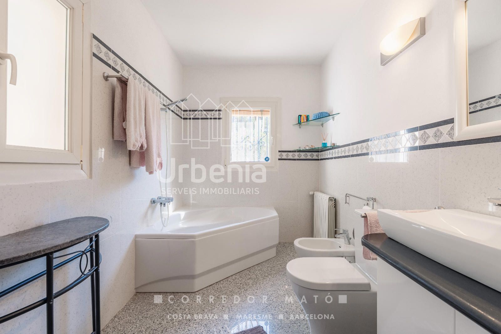 Casa unifamiliar con vista al mar y gran potencial en la milla de oro de Tamariu. - Foto 22