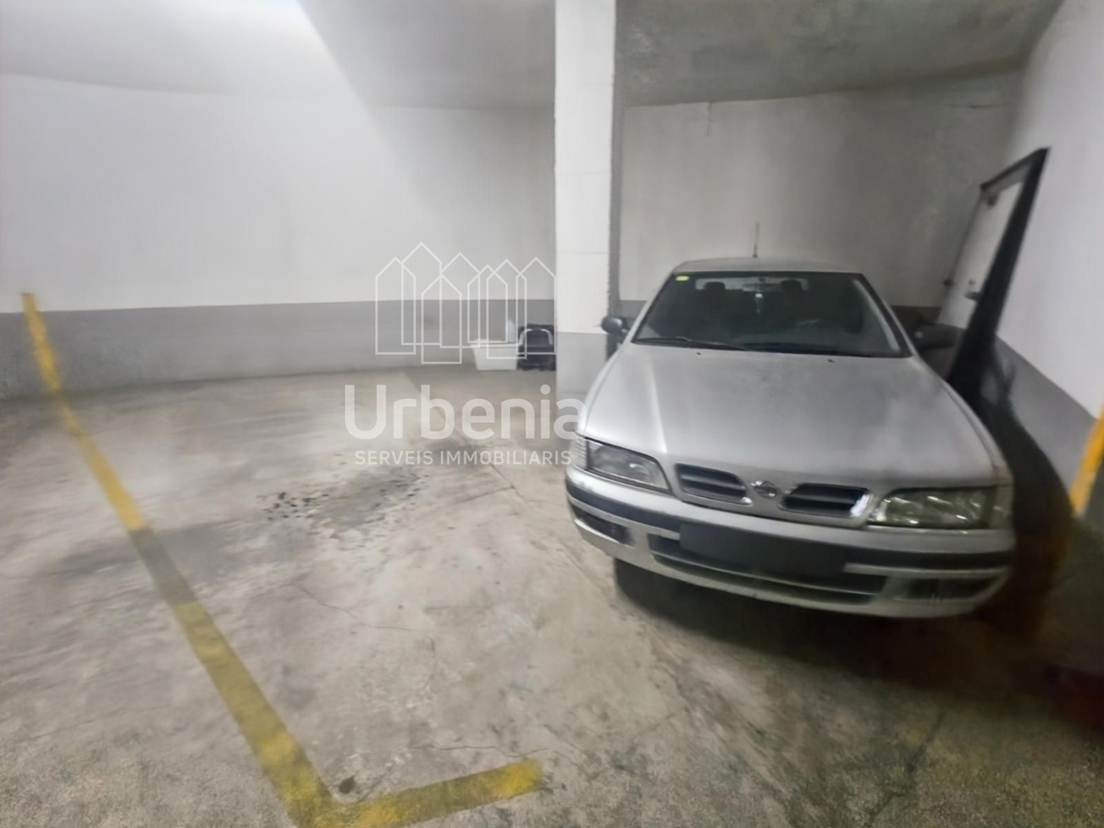 CANET DE MAR: ¡Plaza de parking doble con posibilidad de trastero! - Foto 2
