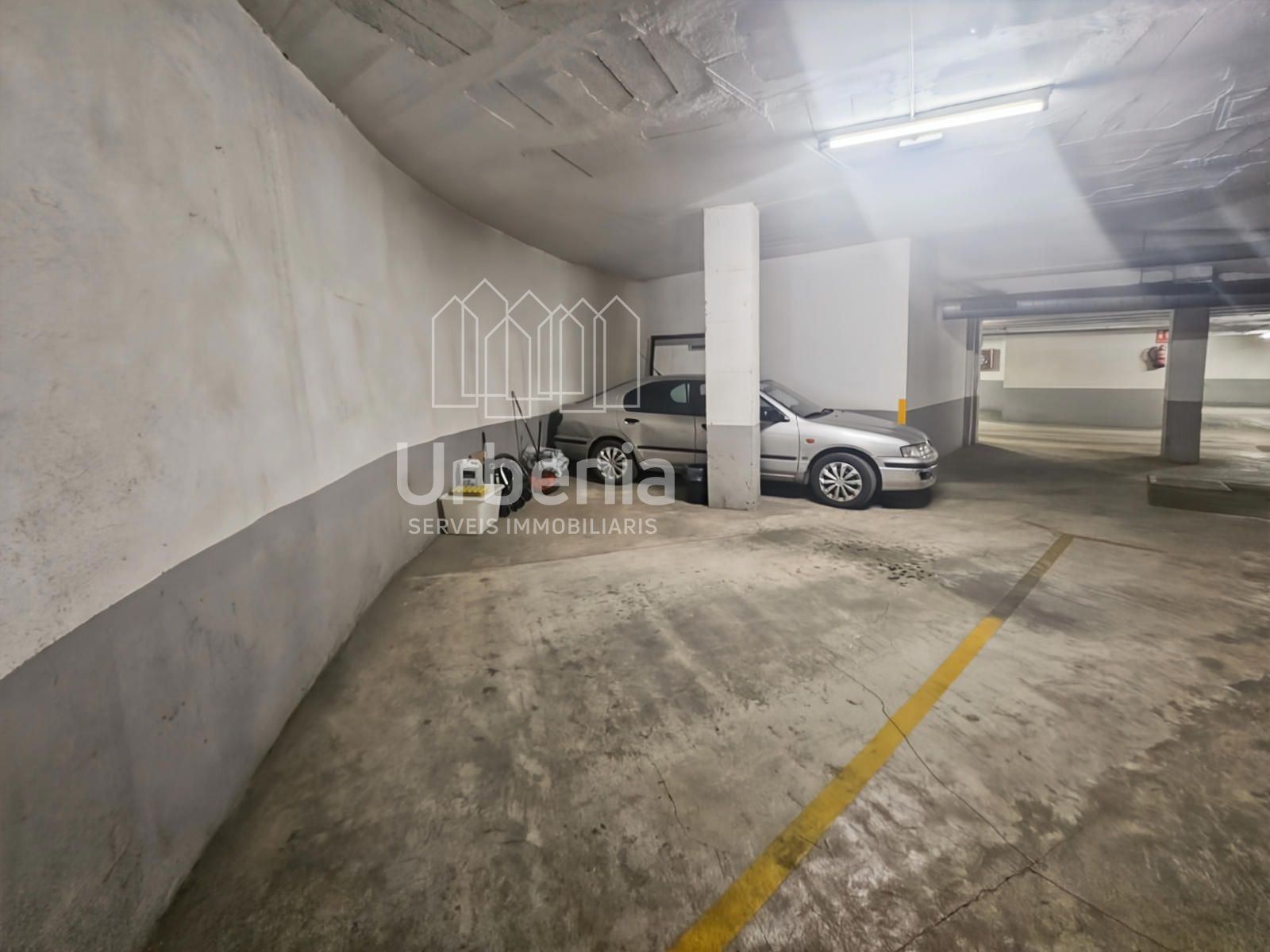 CANET DE MAR: ¡Plaza de parking doble con posibilidad de trastero! - Foto 4