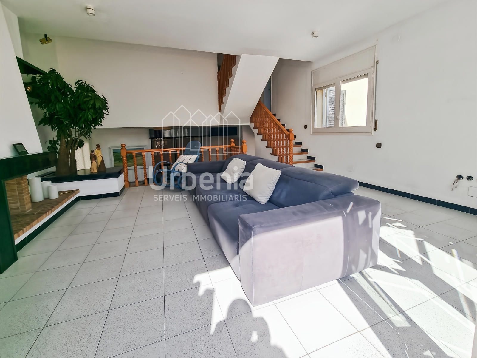 Casa pareada esquinera en parcela de 300 m² que se distribuye en varias plantas en Sant Andreu de Llavaneres - Foto 6