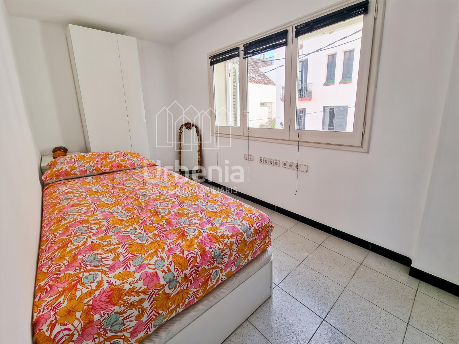 Casa pareada esquinera en parcela de 300 m² que se distribuye en varias plantas en Sant Andreu de Llavaneres - Foto 13