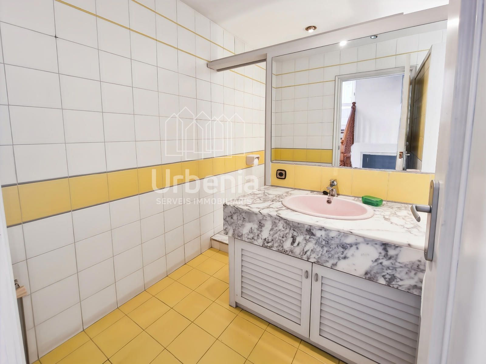 Casa pareada esquinera en parcela de 300 m² que se distribuye en varias plantas en Sant Andreu de Llavaneres - Foto 20