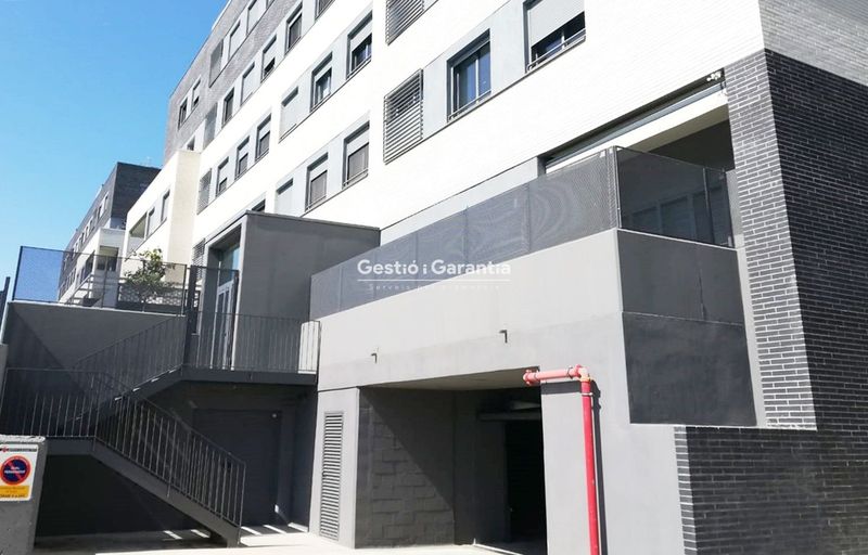 garatge en venda Montcada I Reixac, Barcelona. Ref: 2359. GG GESTIO I GARANTIA