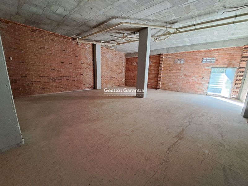 Local Comercial en venda Sant Adrià de Besòs, Barcelona. Ref: 2421. GG GESTIO I GARANTIA
