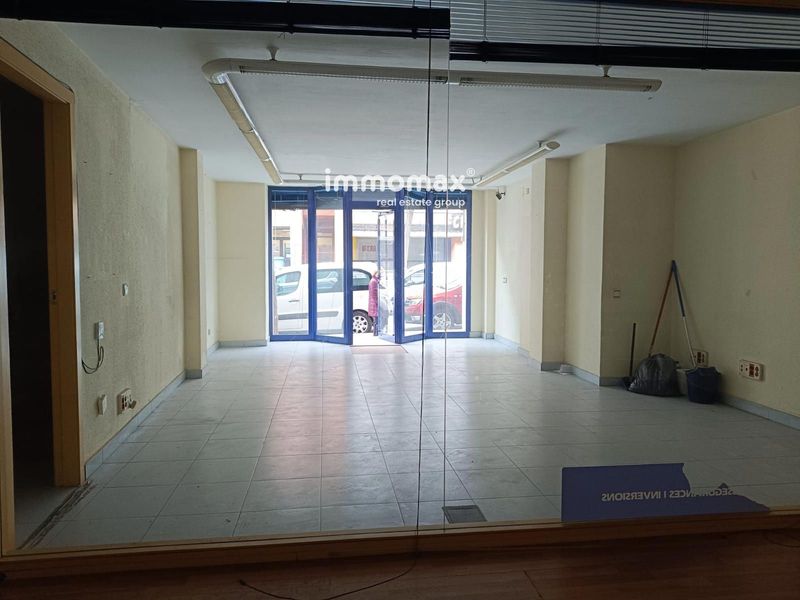 Local Comercial en venta Cornellà de Llobregat, Barcelona. Ref: 17036. IMMOMAX