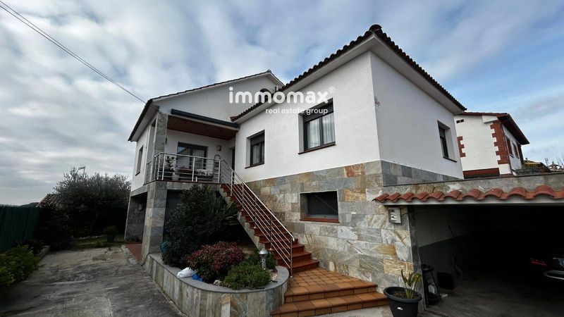 Freistehende Villa zu verkaufen Lliça D