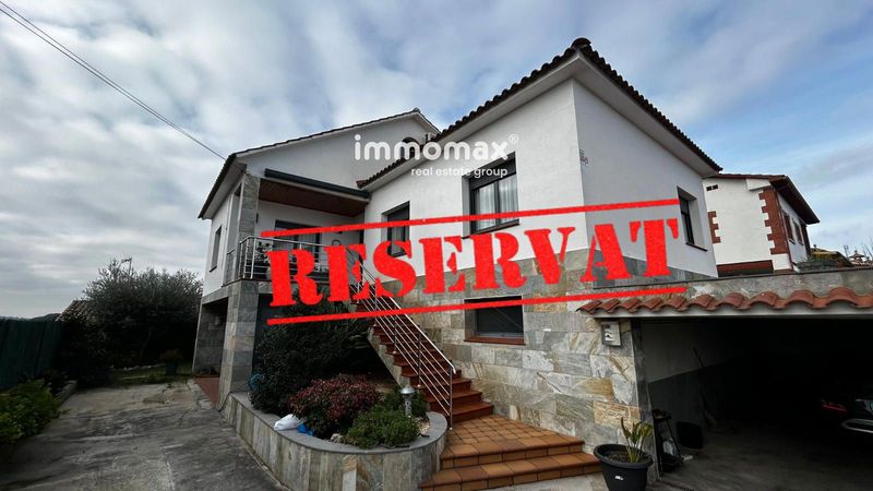 Chalet Independiente en venta Lliça D