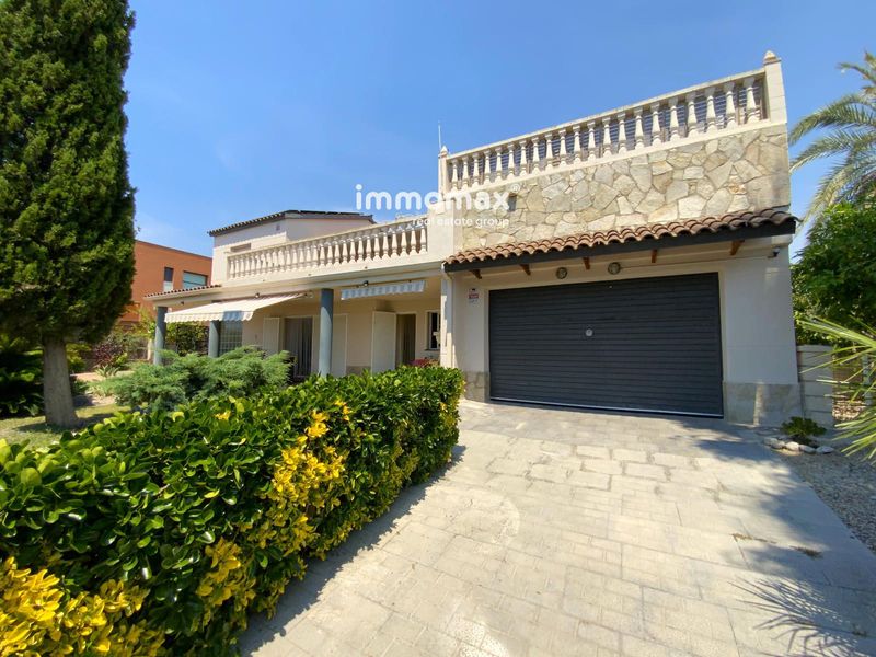 Maison en vente Cubelles, Barcelona. Ref: 18218. IMMOMAX