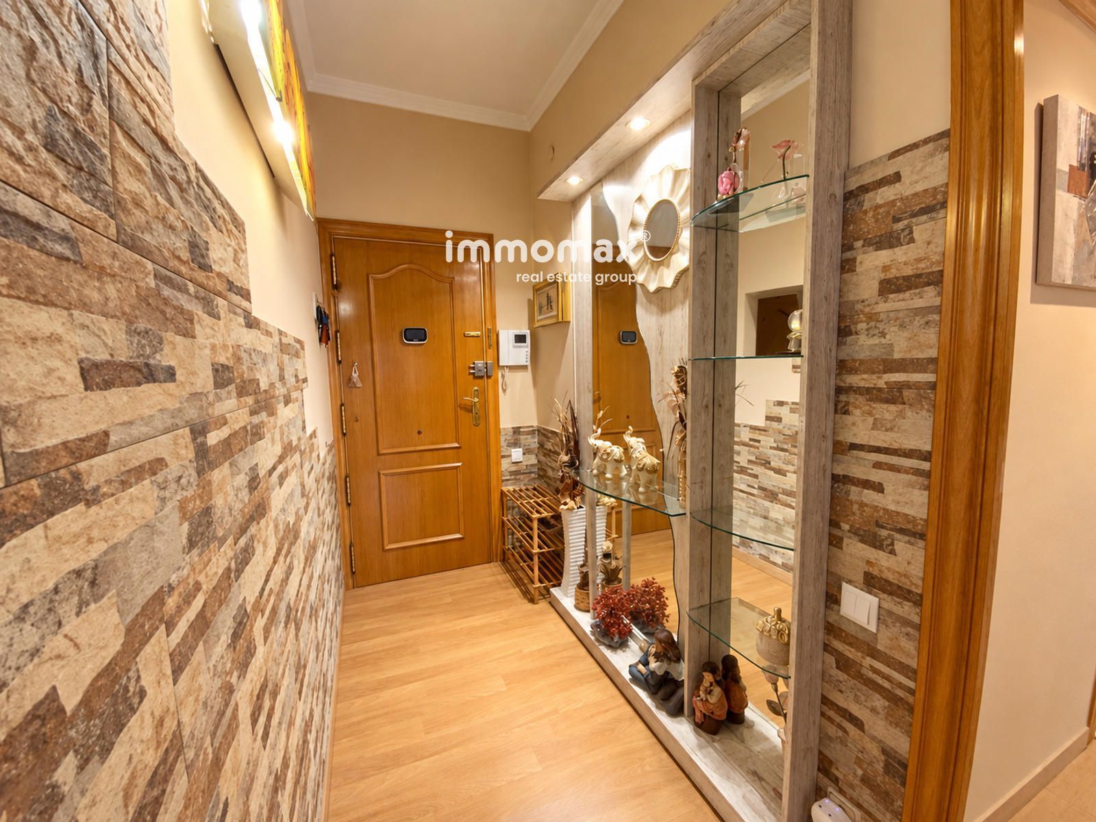 ¡Tu próximo hogar en Hospitaleth! 3 habitaciones, terraza y vistas - Foto 2