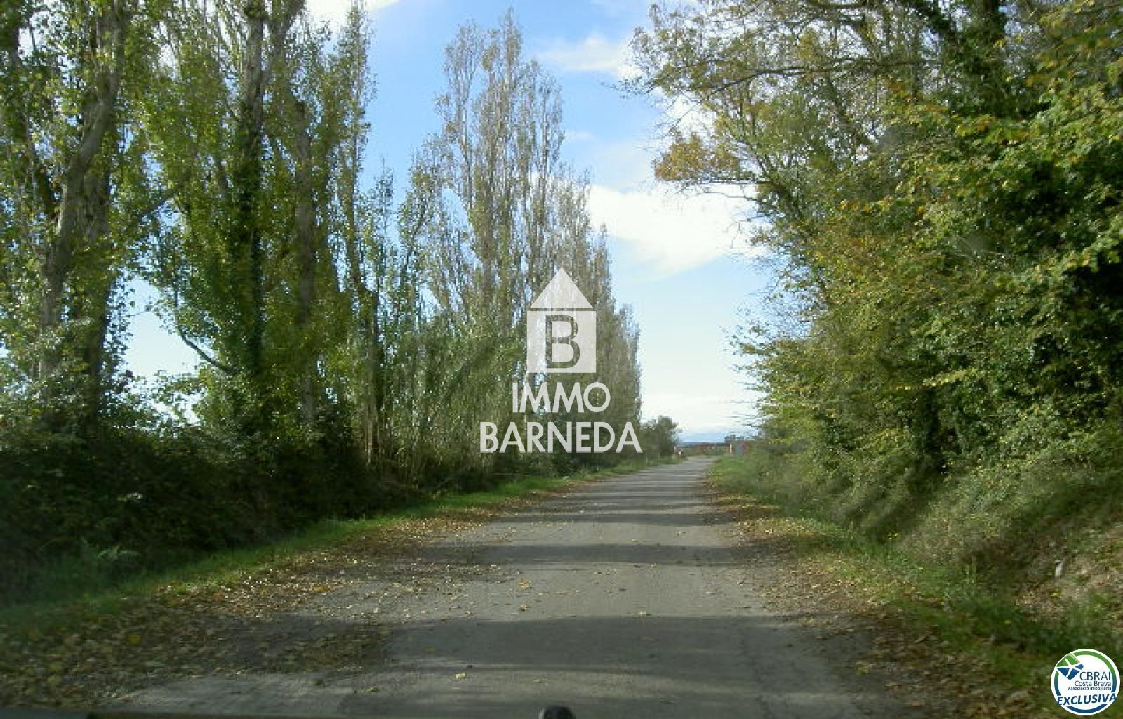 LAND OF 5.000 M2