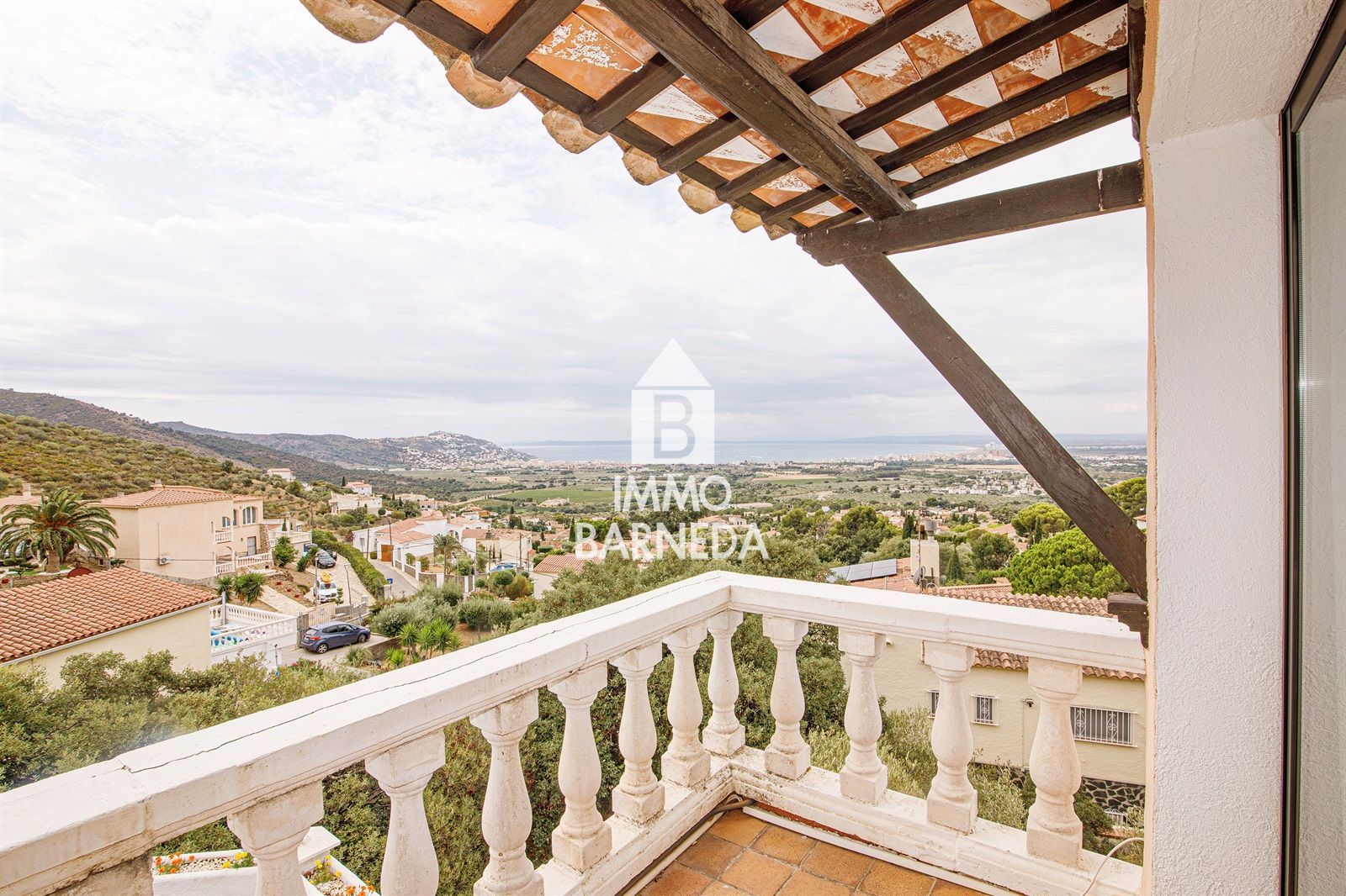 Villa with stunning sea views in Mas Fumats