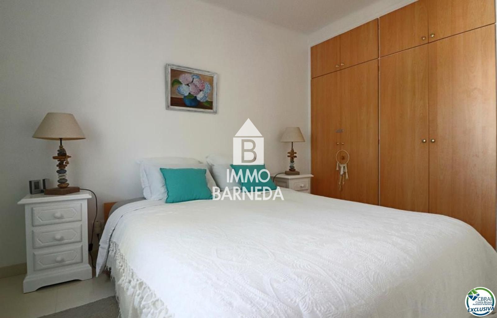 Amplia Villa al canal con amarre de 12 m, con apartamento invitados