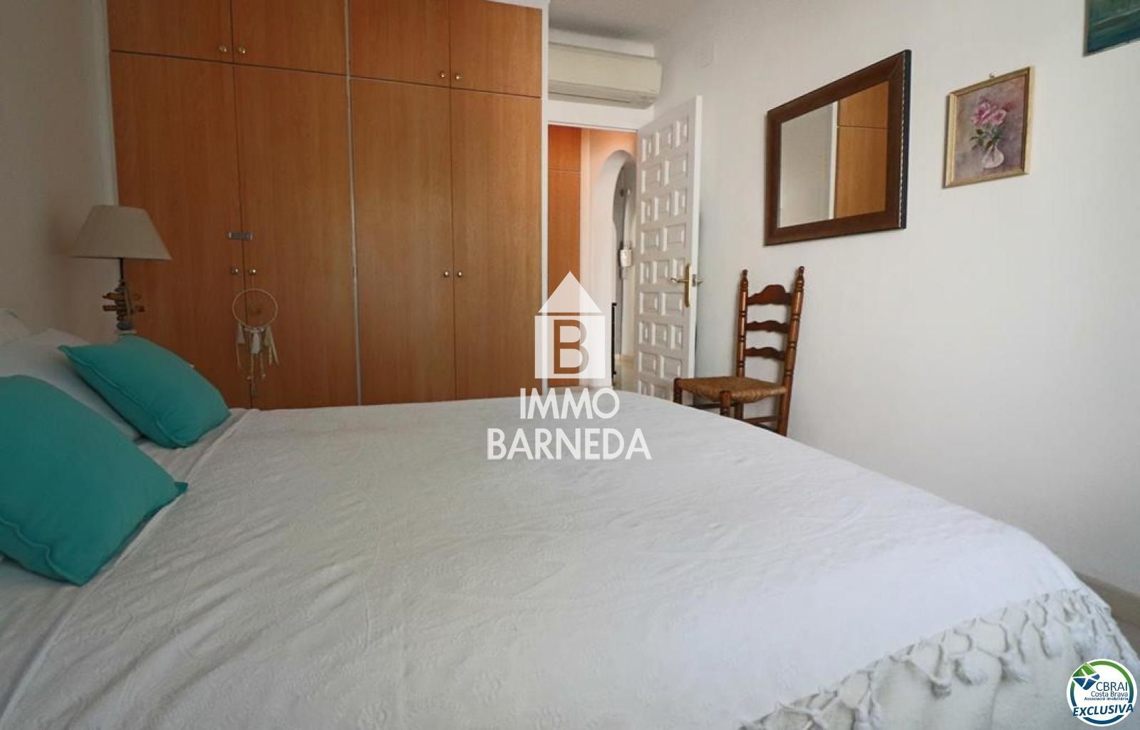 Amplia Villa al canal con amarre de 12 m, con apartamento invitados