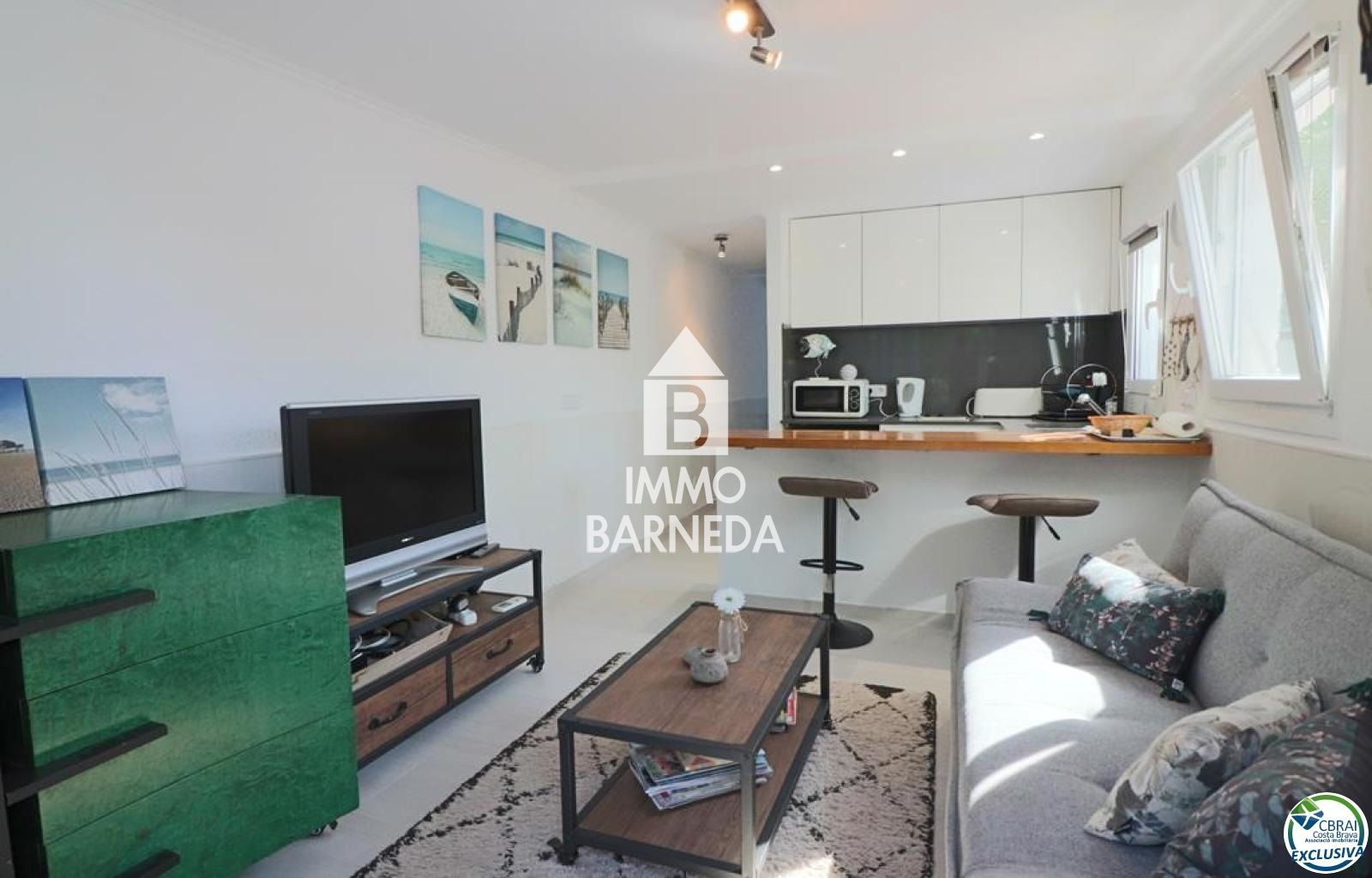 Amplia Villa al canal con amarre de 12 m, con apartamento invitados