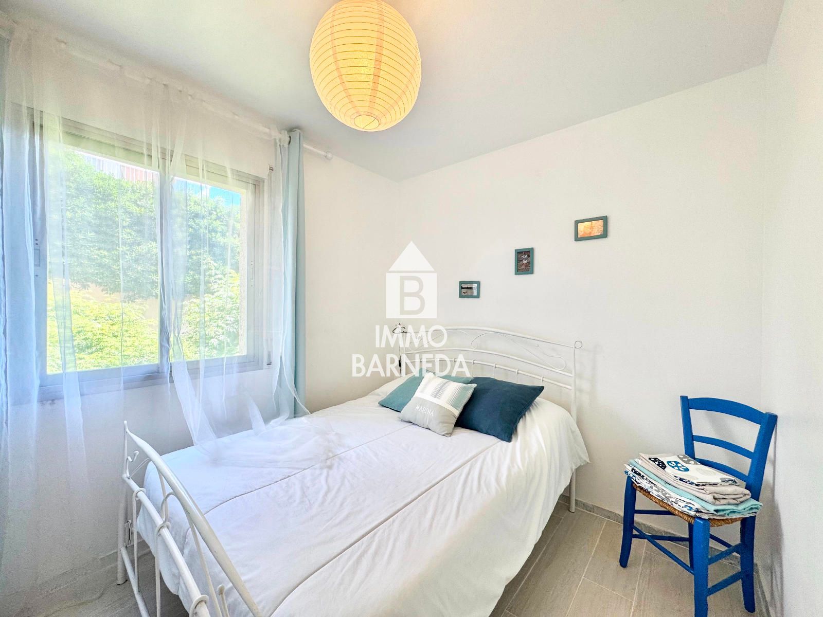 Exklusive renovierte Wohnung in erster Meereslinie – Roses