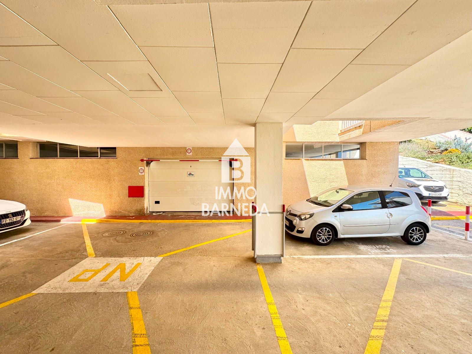 Exklusive renovierte Wohnung in erster Meereslinie – Roses