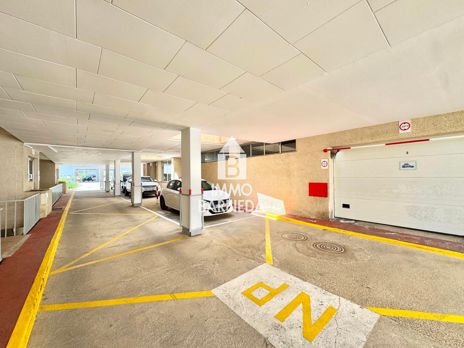 Exklusive renovierte Wohnung in erster Meereslinie – Roses