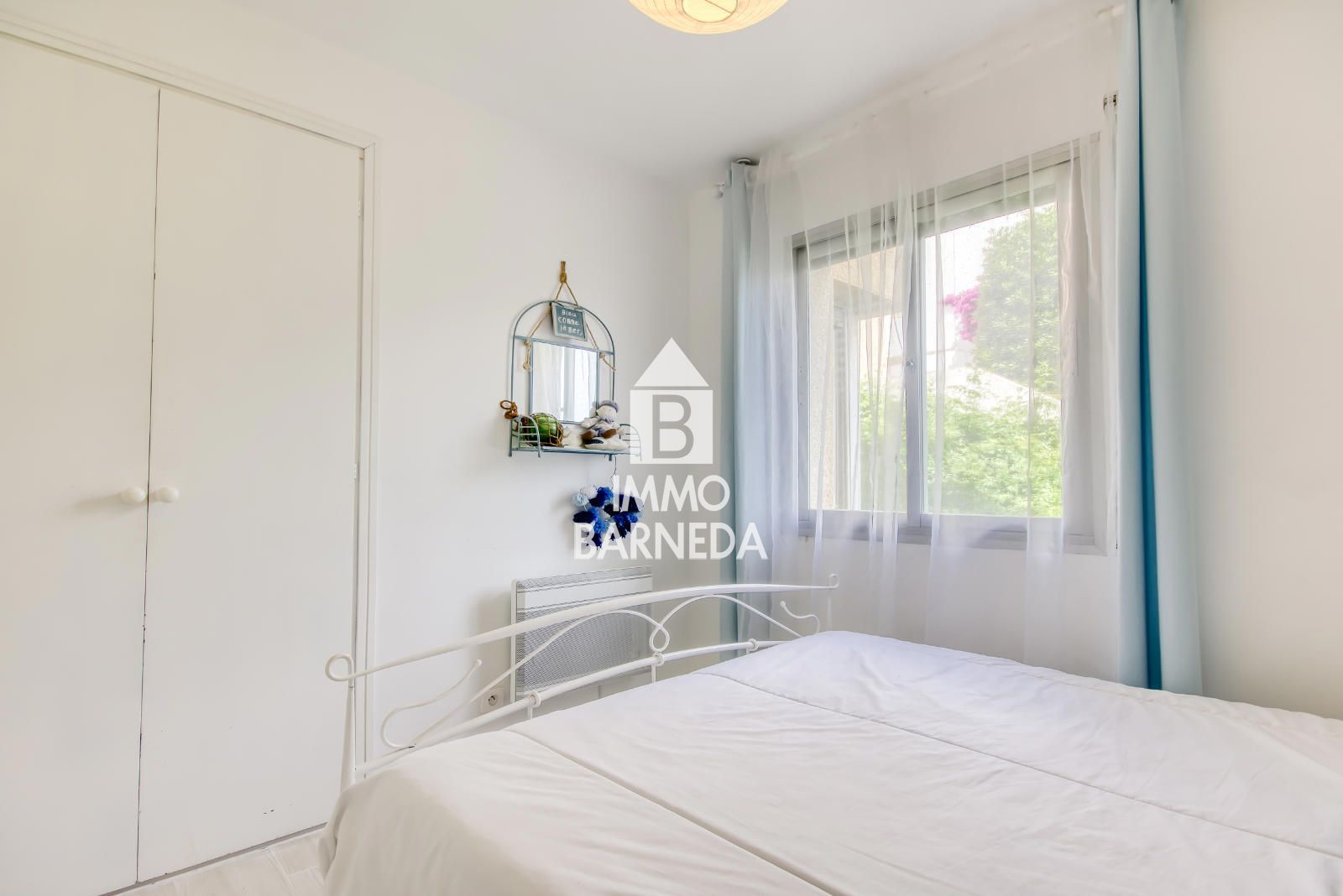 Exklusive renovierte Wohnung in erster Meereslinie – Roses