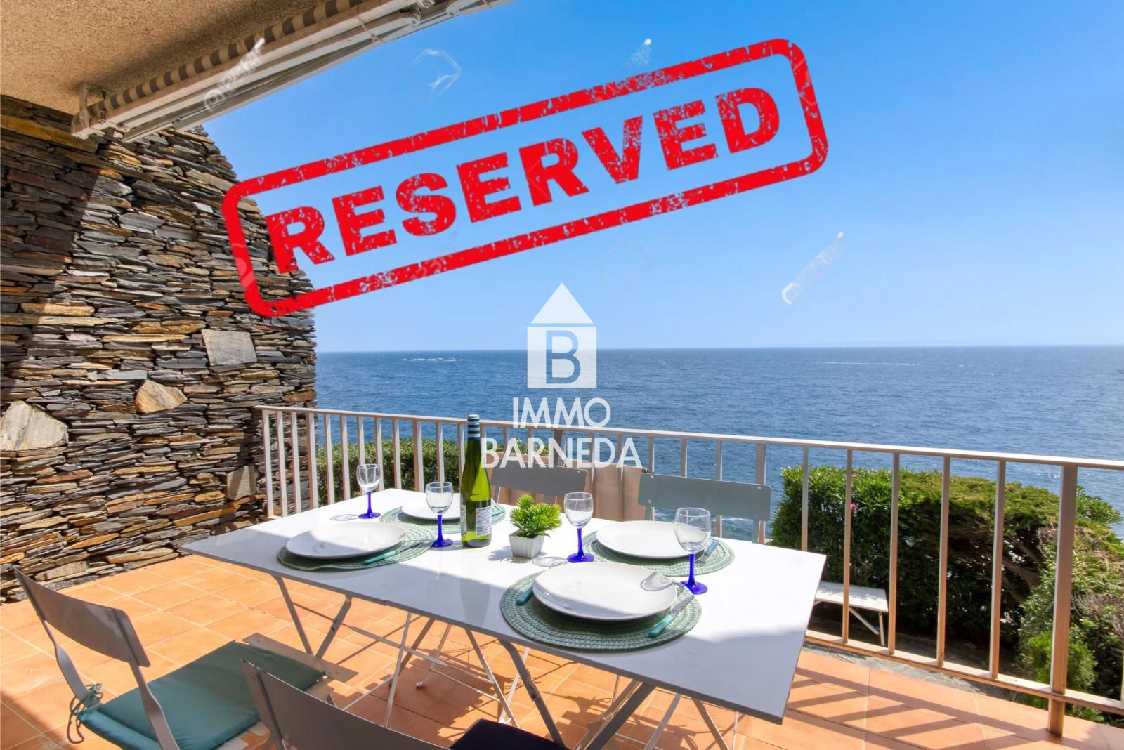 Appartement exclusif rénové en front de mer avec piscine communautaire – Roses