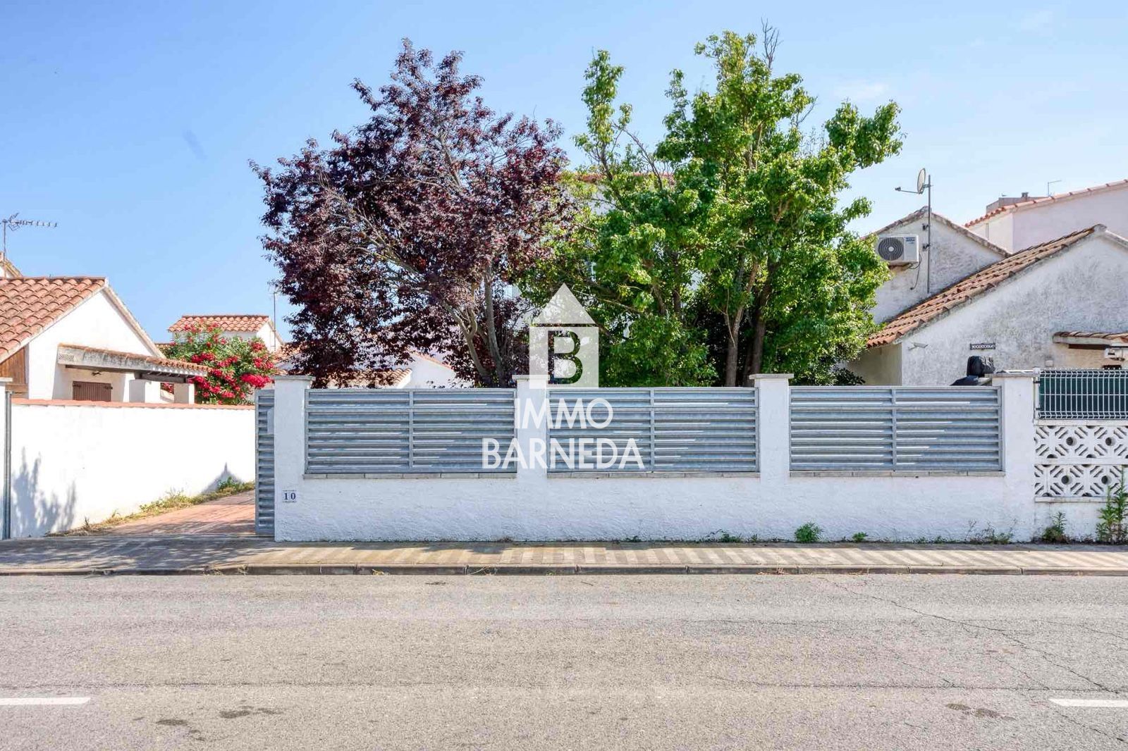 Encantadora casa adosada reformada con jardín privado – Santa Margarita, Roses
