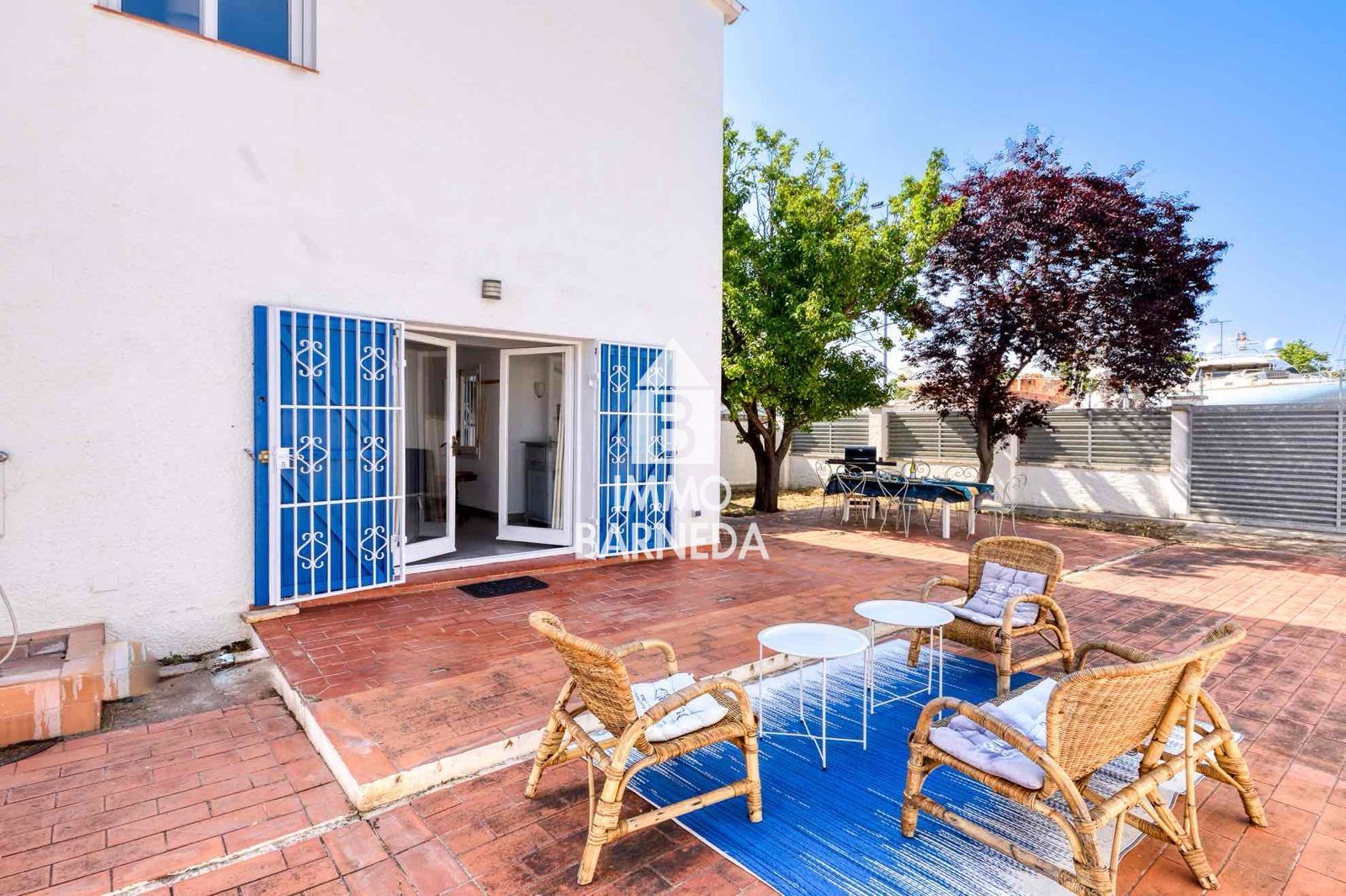 Encantadora casa adosada reformada con jardín privado – Santa Margarita, Roses