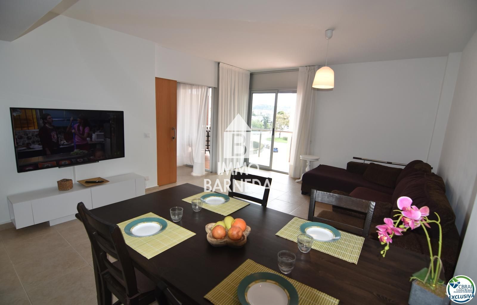 Zwei-Zimmer-Wohnung im Gebäude Les Marines Mestral in Santa Margarita, Roses