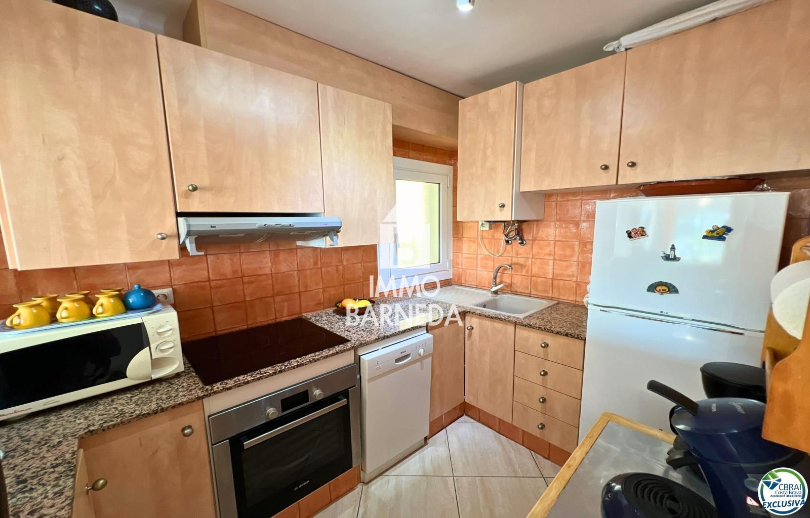Ihr Rückzugsort in Almadrava: Erdgeschosswohnung mit Terrasse, Parkplatz & Abstellraum – nur 180 m vom Meer