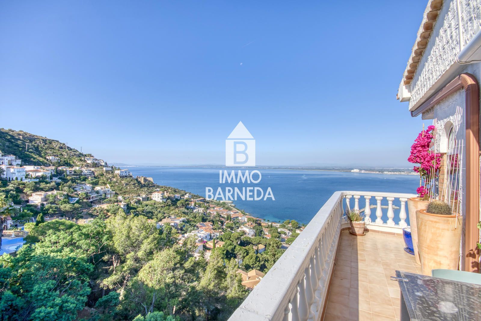 Exklusive Wohnung mit Panoramablick auf das Meer, den Fischerhafen und die Bucht von Rosas