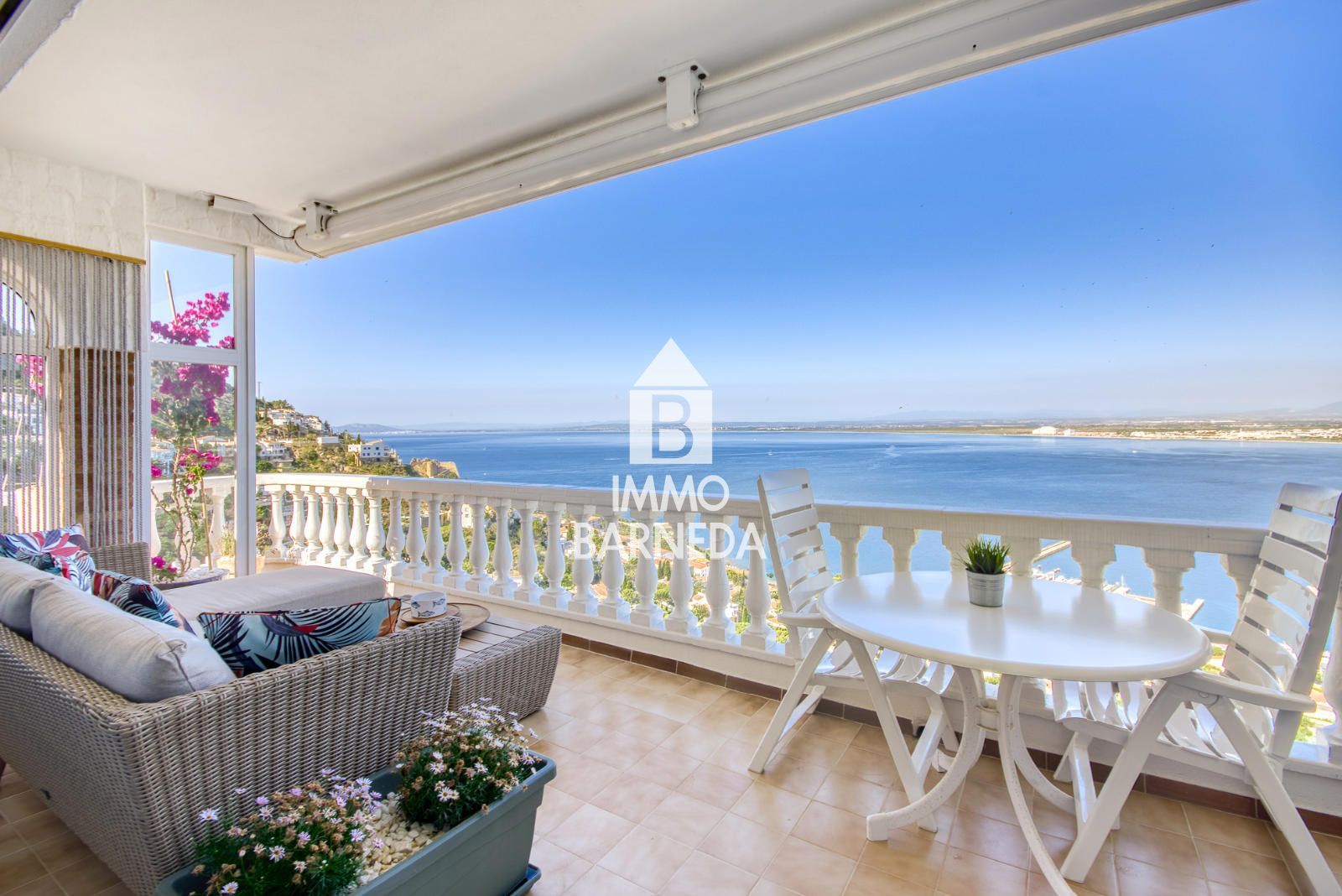 Exklusive Wohnung mit Panoramablick auf das Meer, den Fischerhafen und die Bucht von Rosas