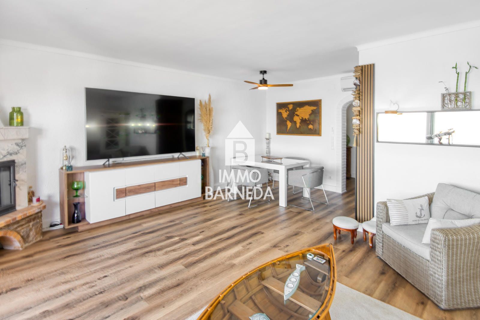 Exklusive Wohnung mit Panoramablick auf das Meer, den Fischerhafen und die Bucht von Rosas