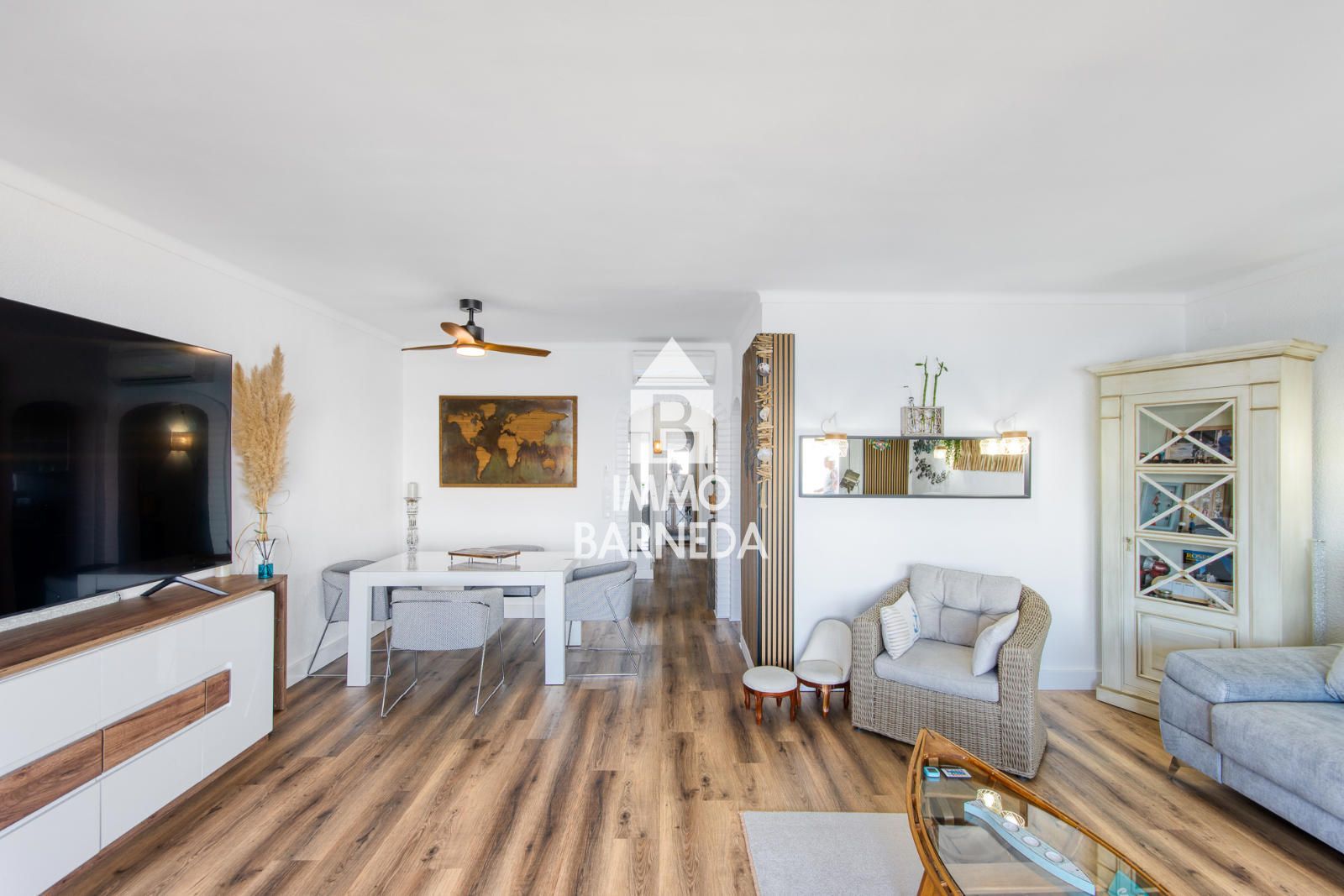Exklusive Wohnung mit Panoramablick auf das Meer, den Fischerhafen und die Bucht von Rosas
