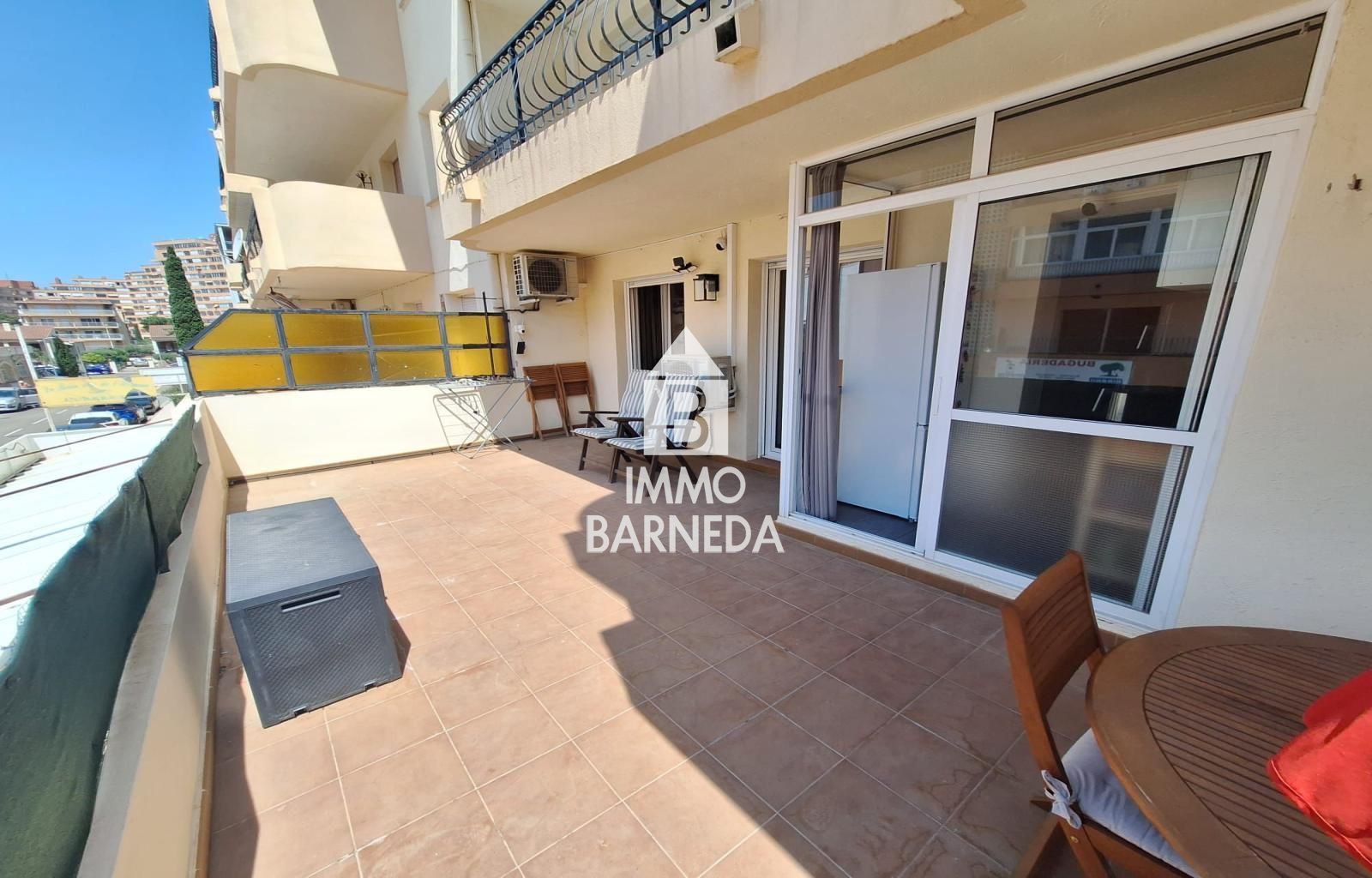 Große Wohnung mit privatem Parkplatz in Santa Margarita Roses