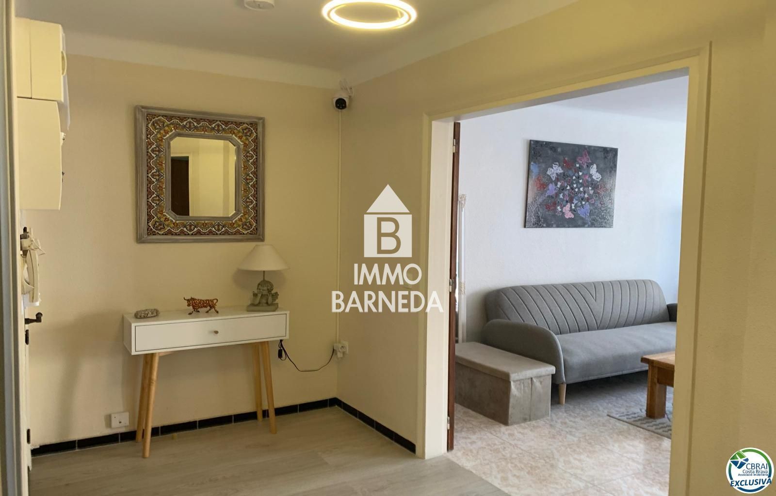 Große Wohnung mit privatem Parkplatz in Santa Margarita Roses