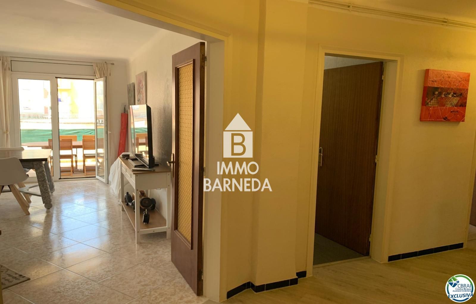 Große Wohnung mit privatem Parkplatz in Santa Margarita Roses