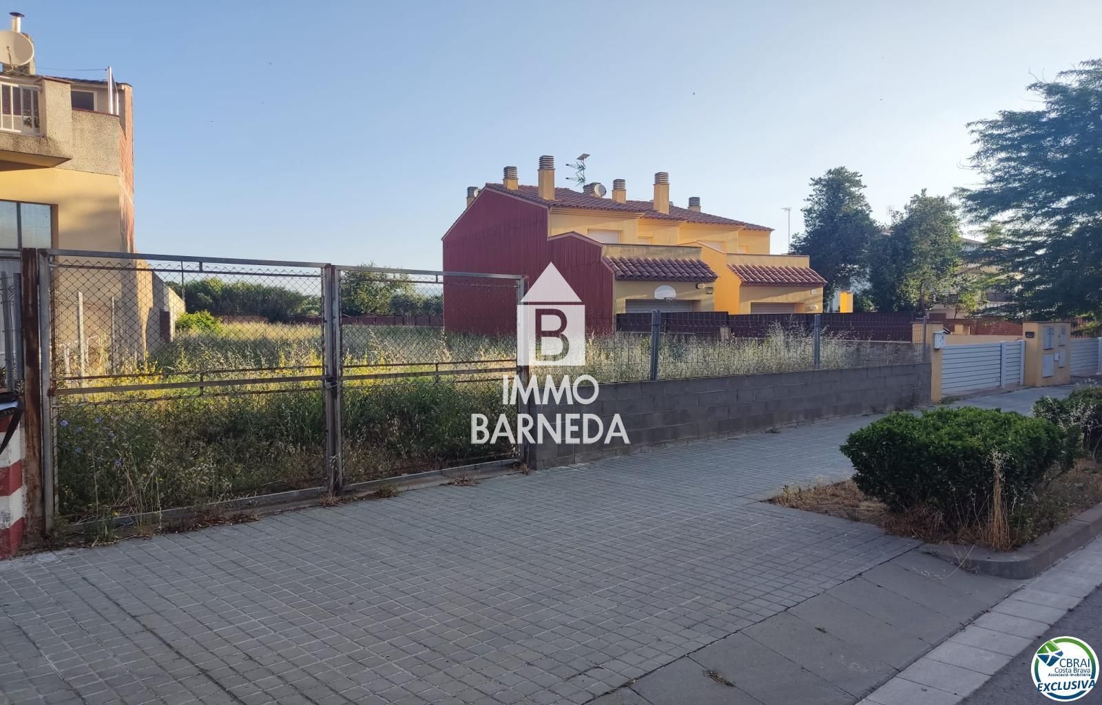 Großes Baugrundstück in Figueres