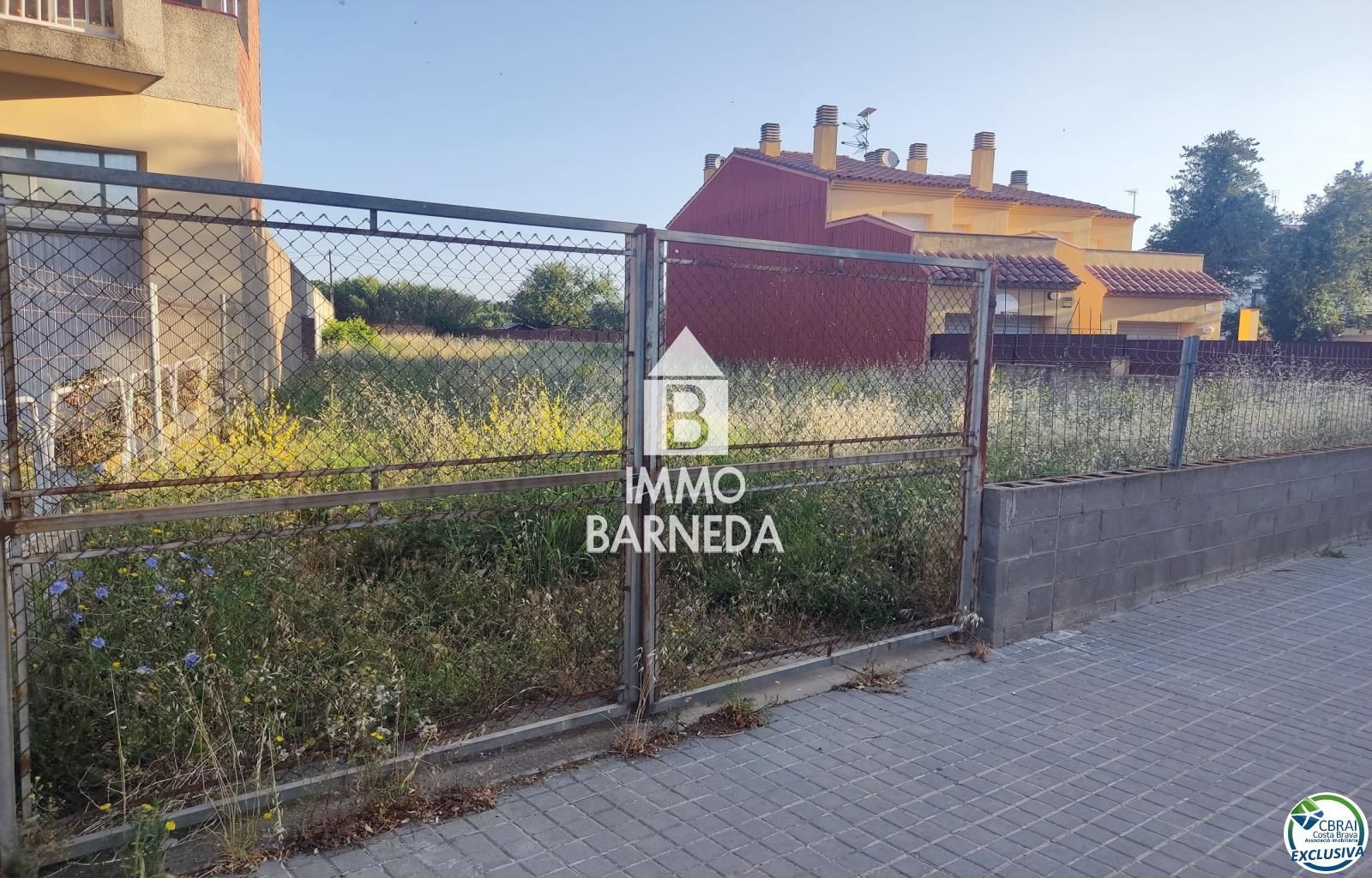 Großes Baugrundstück in Figueres