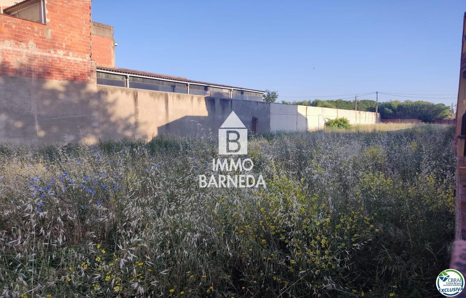 Großes Baugrundstück in Figueres