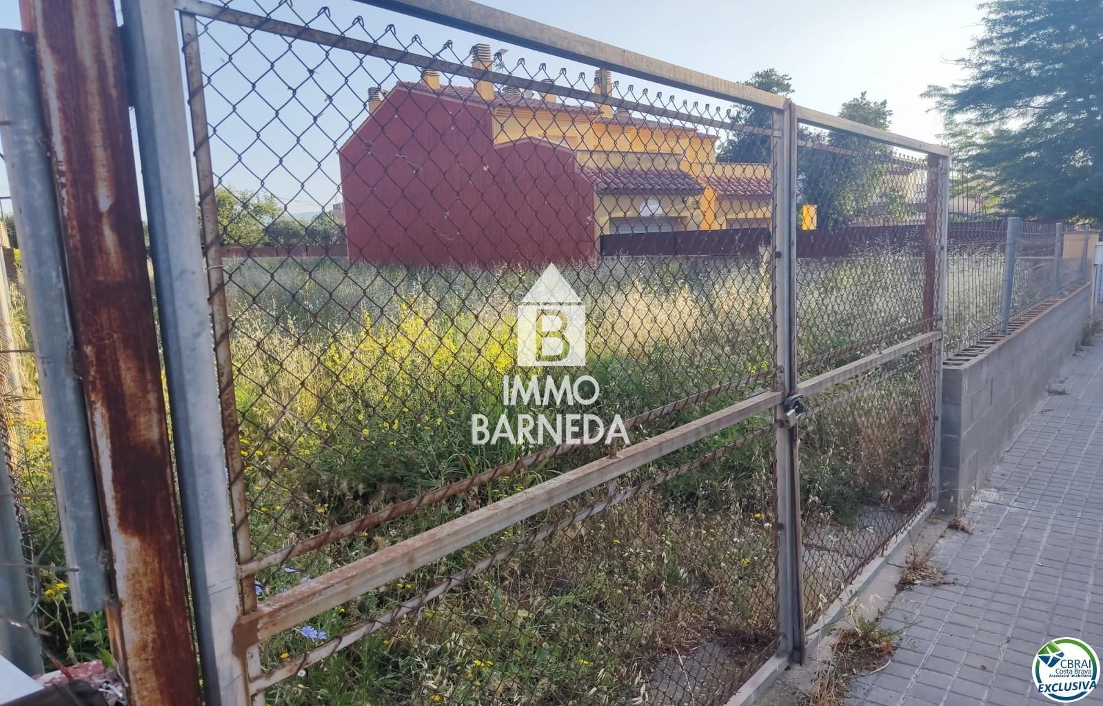 Großes Baugrundstück in Figueres