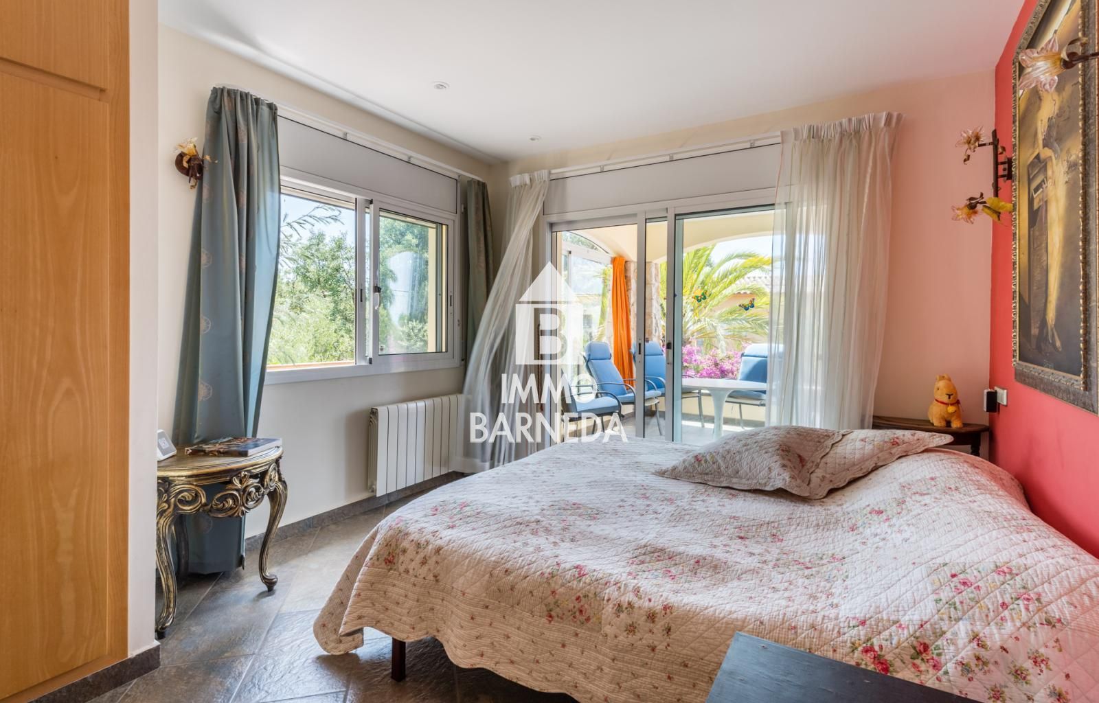 VILLA MEDITERRÁNEA RENOVADA CON PISCINA PRIVADA, VISTAS PANORÁMICAS Y TRES APARTAMENTOS INDEPENDIENTES