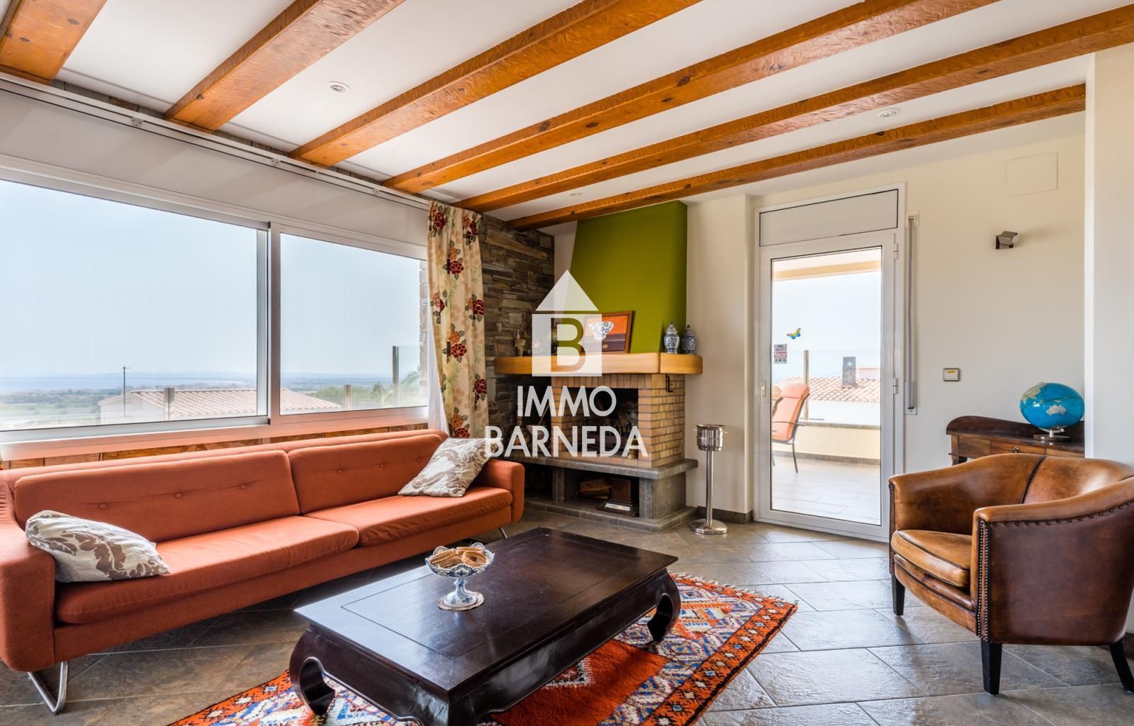 VILLA MEDITERRÁNEA RENOVADA CON PISCINA PRIVADA, VISTAS PANORÁMICAS Y TRES APARTAMENTOS INDEPENDIENTES