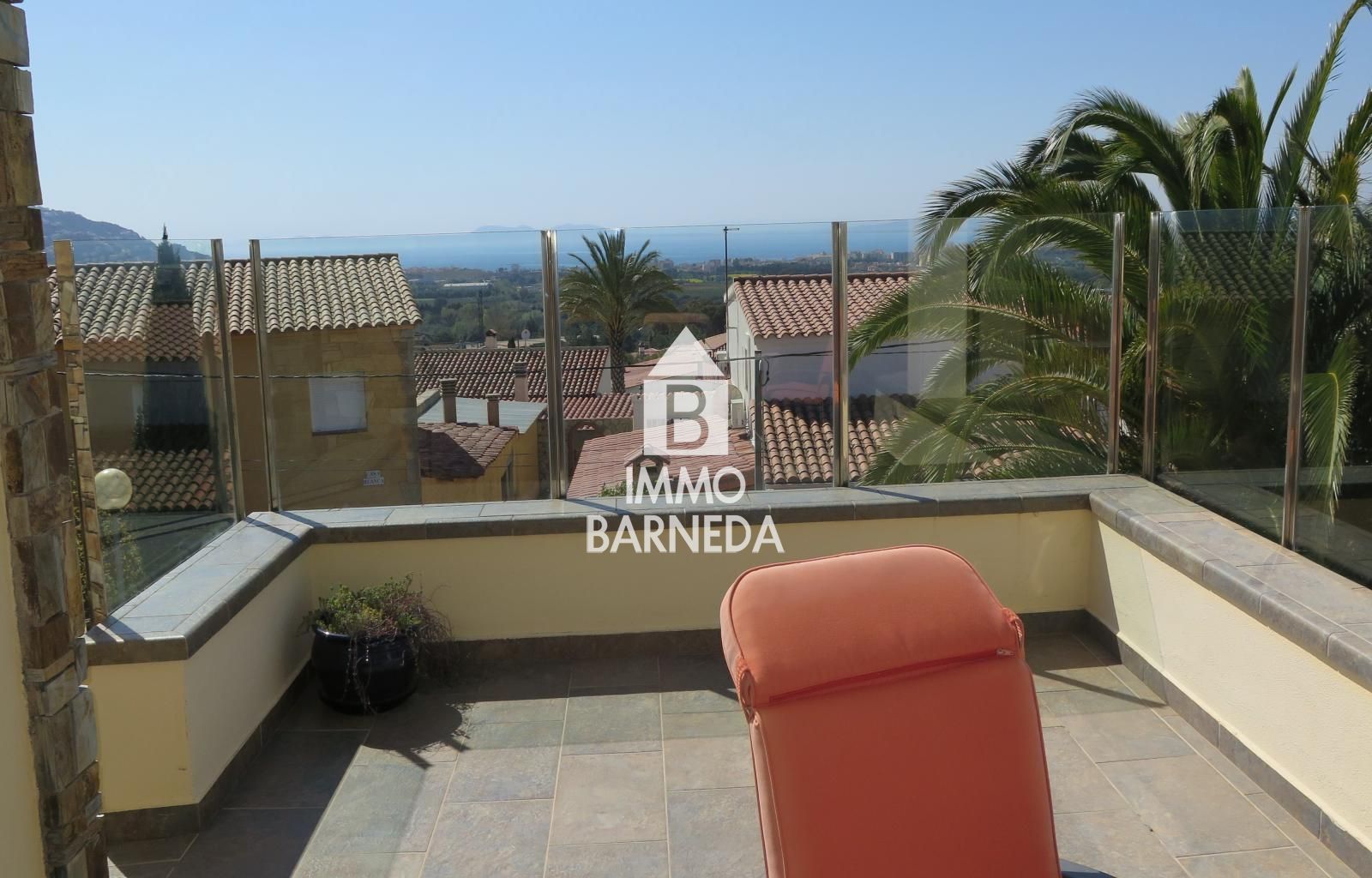 VILLA MEDITERRÁNEA RENOVADA CON PISCINA PRIVADA, VISTAS PANORÁMICAS Y TRES APARTAMENTOS INDEPENDIENTES
