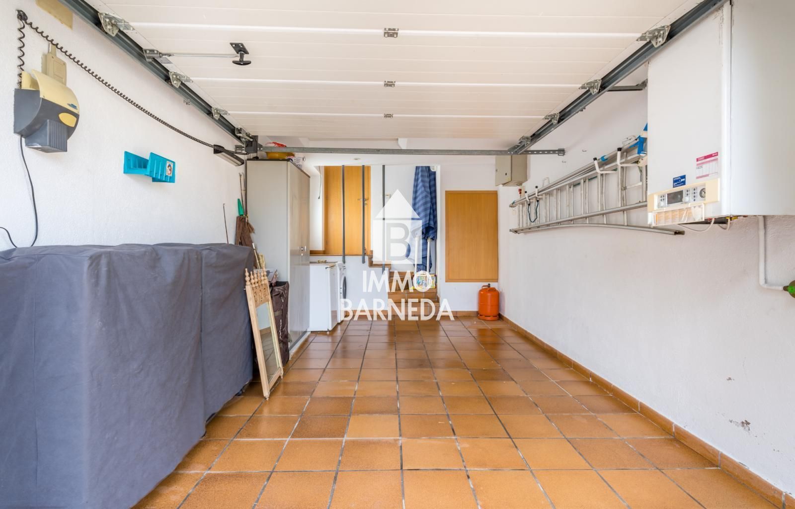 VILLA MEDITERRÁNEA RENOVADA CON PISCINA PRIVADA, VISTAS PANORÁMICAS Y TRES APARTAMENTOS INDEPENDIENTES