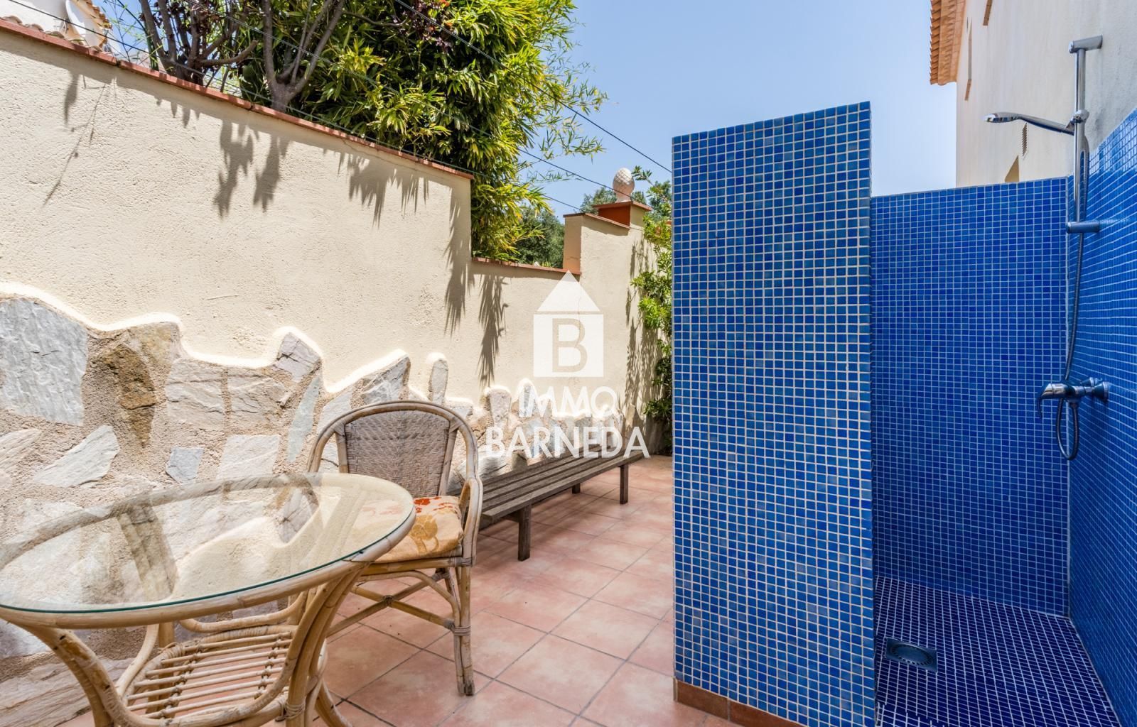 VILLA MEDITERRÁNEA RENOVADA CON PISCINA PRIVADA, VISTAS PANORÁMICAS Y TRES APARTAMENTOS INDEPENDIENTES