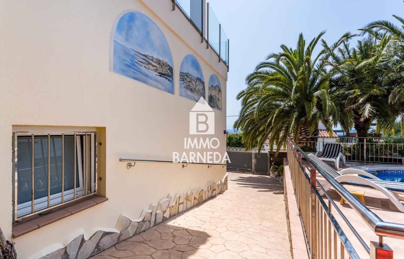 VILLA MEDITERRÁNEA RENOVADA CON PISCINA PRIVADA, VISTAS PANORÁMICAS Y TRES APARTAMENTOS INDEPENDIENTES