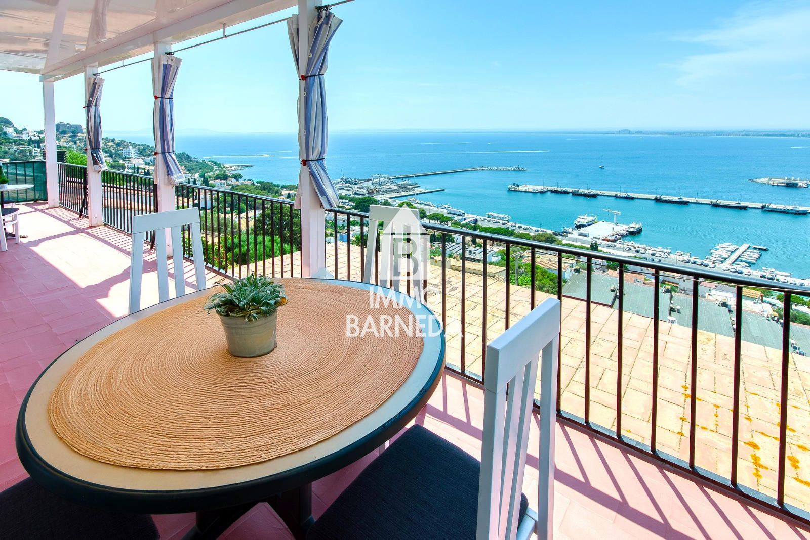 Penthouse mit Panoramablick und privater Garage in Puig Rom – Roses