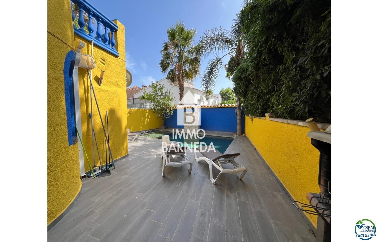 Xalet ideal per llogar amb llicència turística, piscina, zona residencial, F5, 4 banys