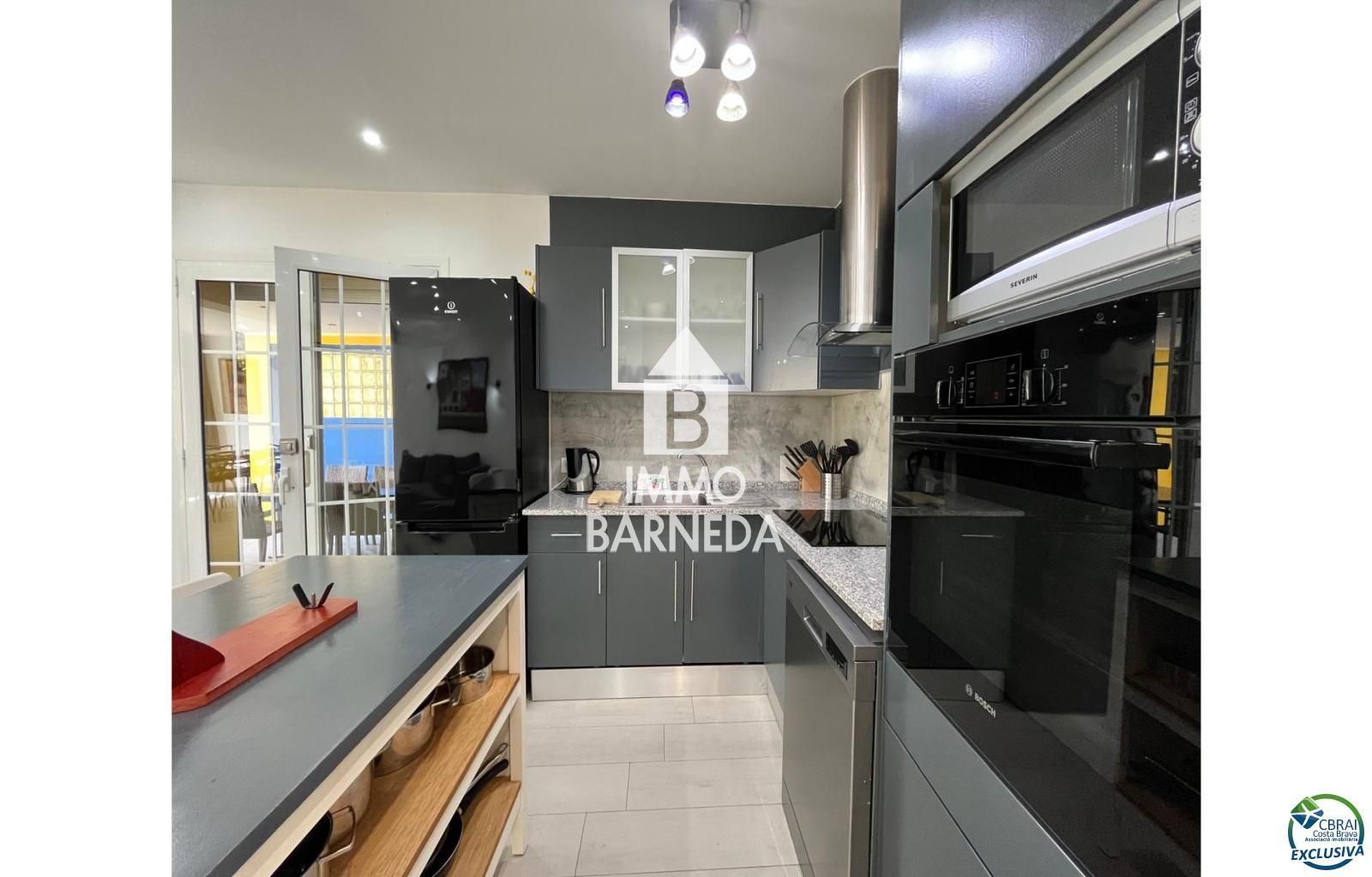 Xalet ideal per llogar amb llicència turística, piscina, zona residencial, F5, 4 banys